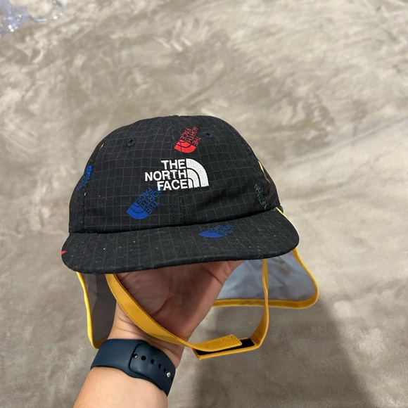 The North Face Sun Buster Hat NWT - Picture 7 of 7